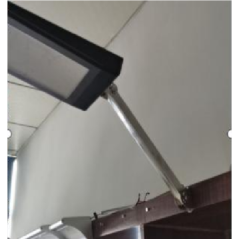 Lampe LED solaire à visser 30x16.5cm