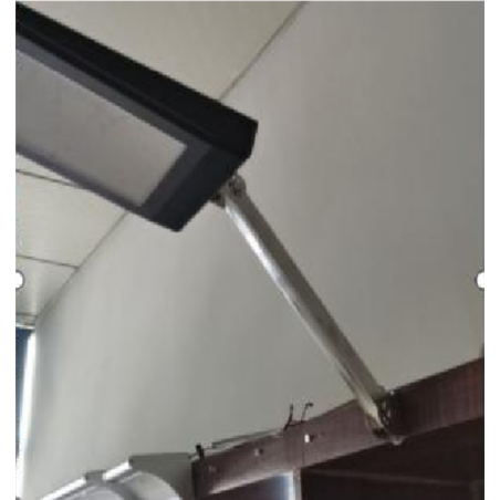 Lampe LED solaire à visser 30x16.5cm