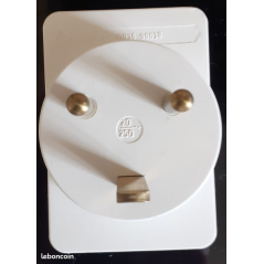 Adaptateur 2 fiches 2p+t 16a sur prise 20a