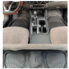 Tapis de voiture x3 76x55cm + 47x144cm PVC